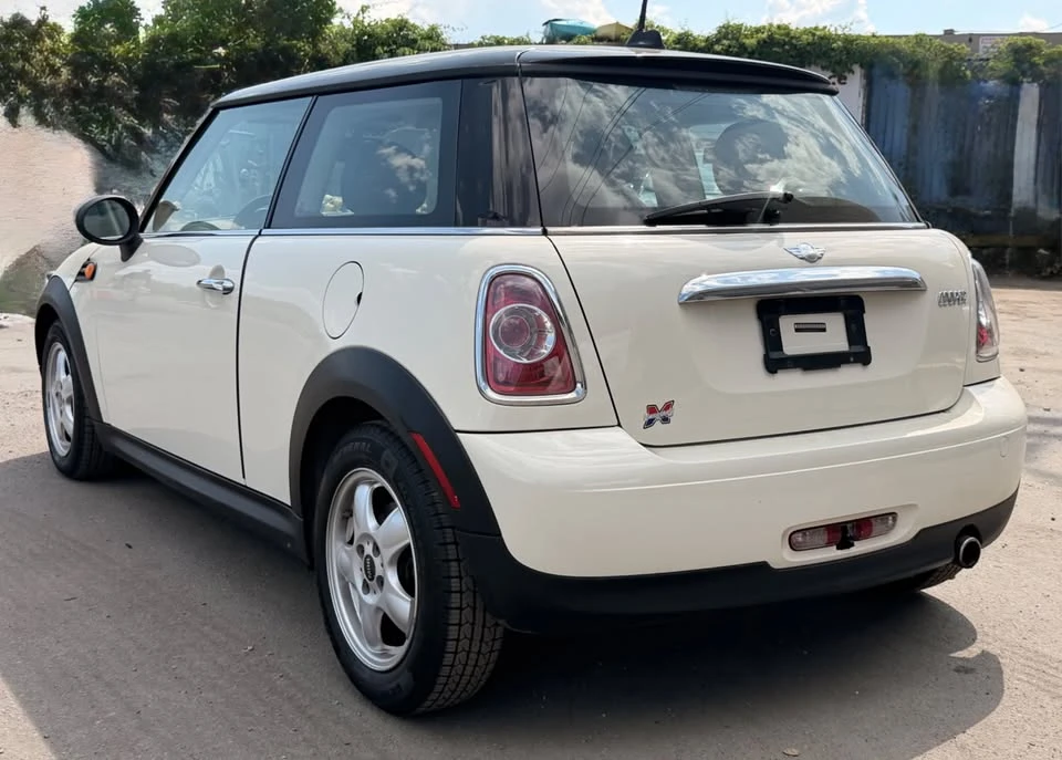 2011 Mini Mini 2nd Gen - Image 11 of 20
