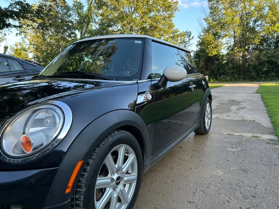 2011 Mini Mini 2nd Gen - Image 2 of 16