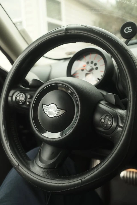 2011 Mini Mini 2nd Gen - Image 2 of 20