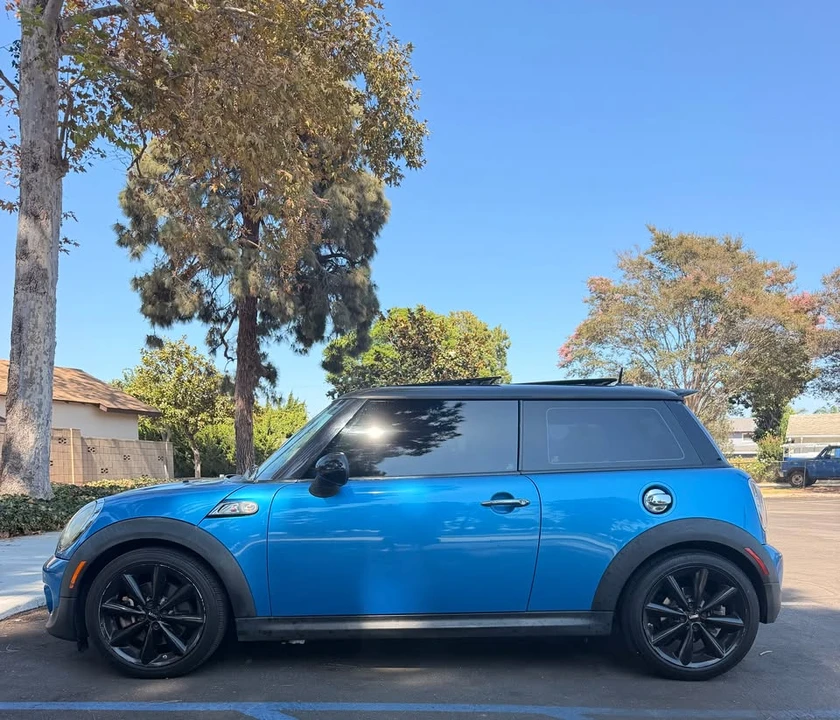 2011 Mini Mini 2nd Gen - Image 2 of 10