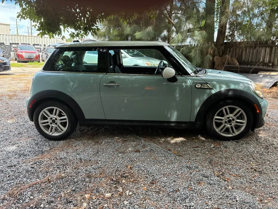 2011 Mini Modern Mini - Image 3 of 11