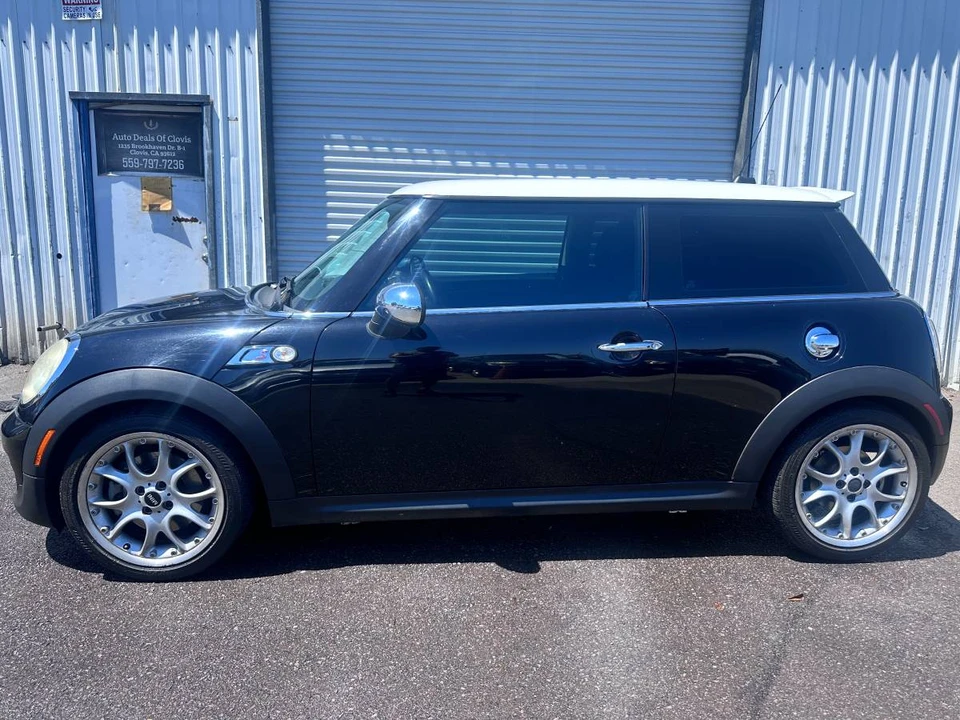 2011 Mini Mini 2nd Gen - Image 2 of 9