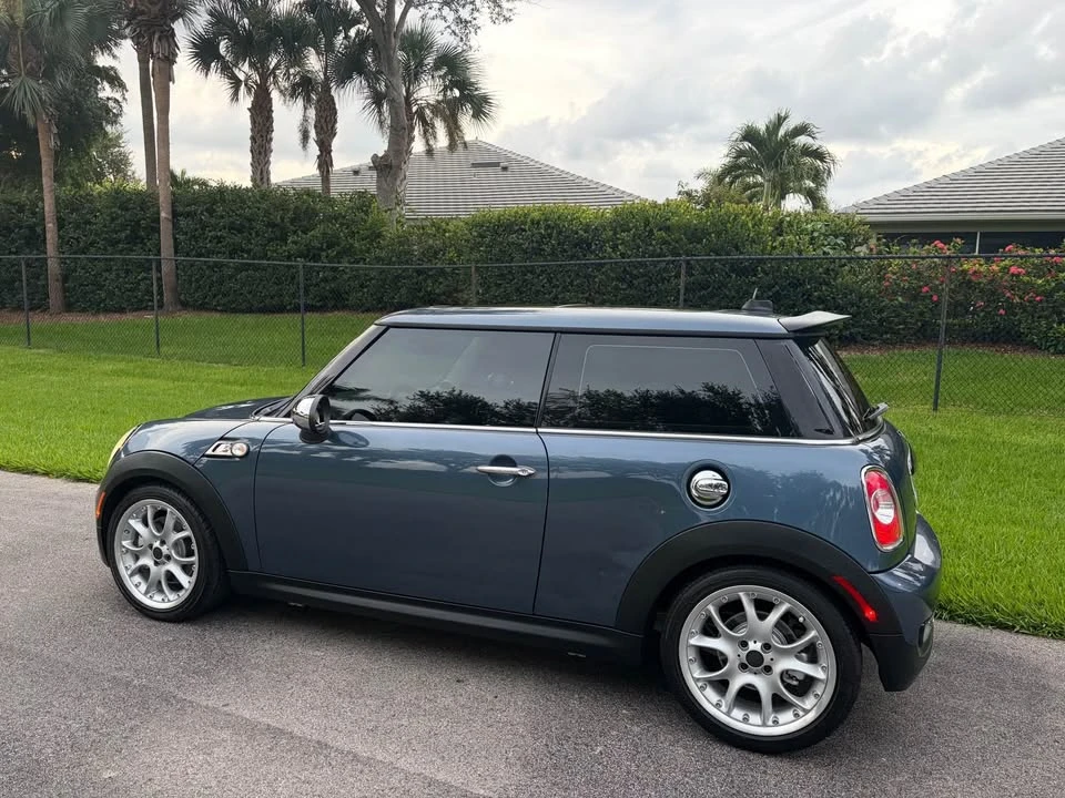 2011 Mini Mini 2nd Gen - Image 2 of 16