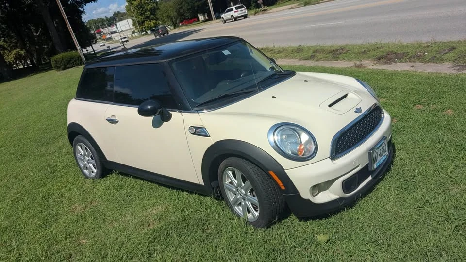 2011 Mini Mini 2nd Gen - Image 3 of 7