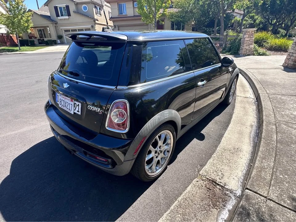 2011 Mini Mini 2nd Gen - Image 2 of 4