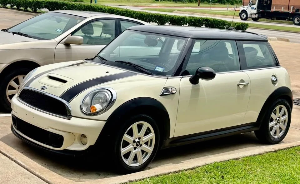 2011 Mini Mini 2nd Gen - Image 4 of 4