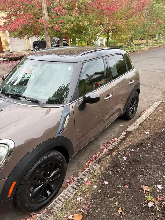 2011 Mini Mini 2nd Gen - Image 2 of 8