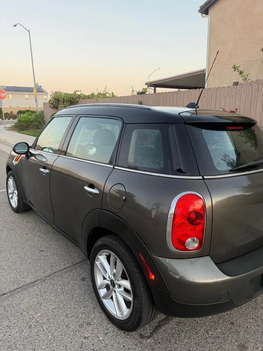 2011 Mini Mini 2nd Gen - Image 2 of 19