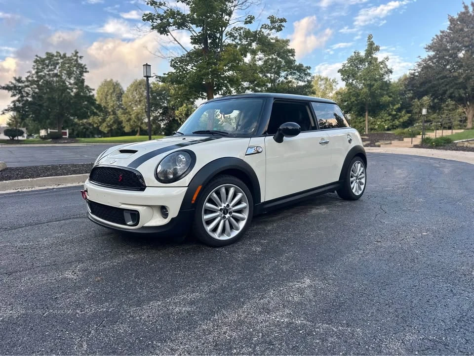 2011 Mini Mini 2nd Gen - Image 2 of 10