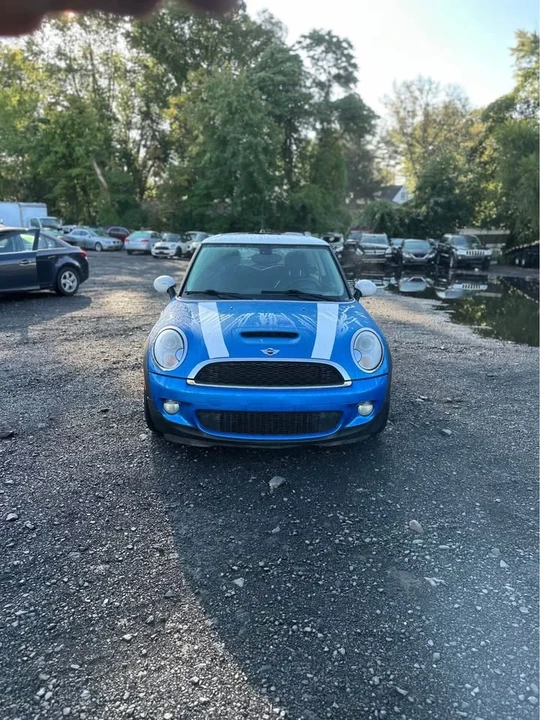2011 Mini Mini 2nd Gen - Image 2 of 14