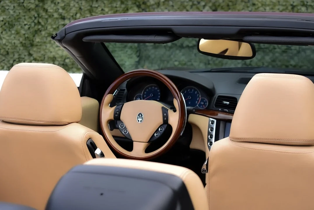 2011 Maserati GranCabrio - Image 18 of 30