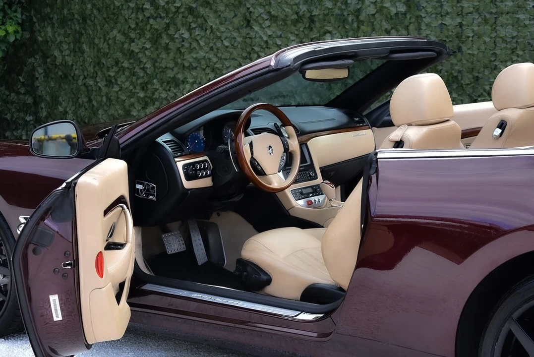 2011 Maserati GranCabrio - Image 19 of 30