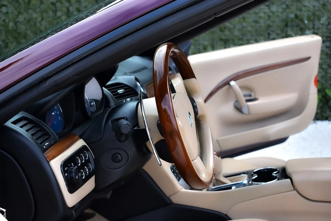2011 Maserati GranCabrio - Image 24 of 30