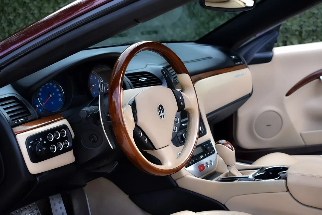 2011 Maserati GranCabrio - Image 25 of 30