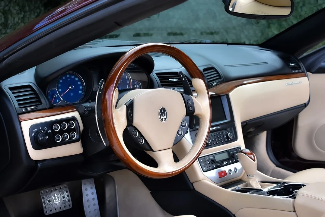 2011 Maserati GranCabrio - Image 26 of 30