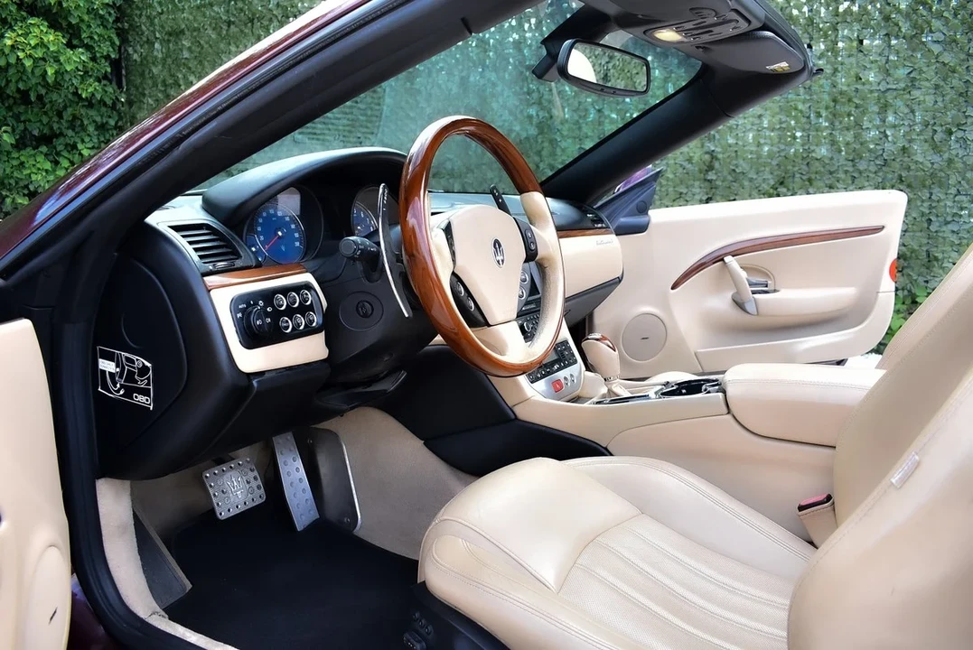 2011 Maserati GranCabrio - Image 28 of 30