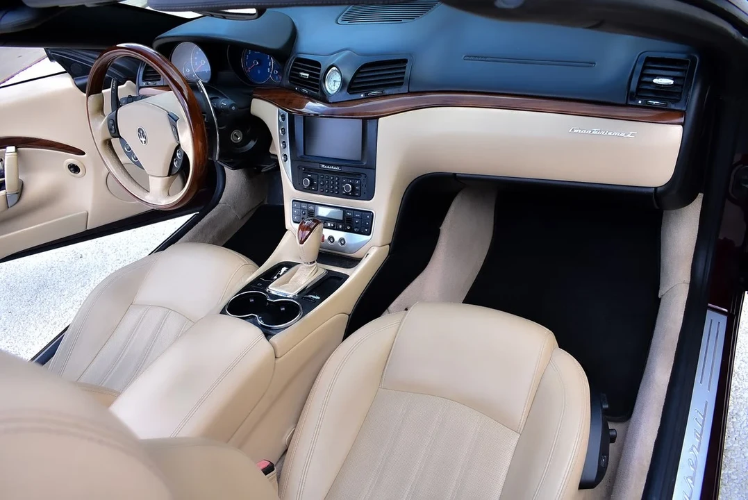 2011 Maserati GranCabrio - Image 29 of 30