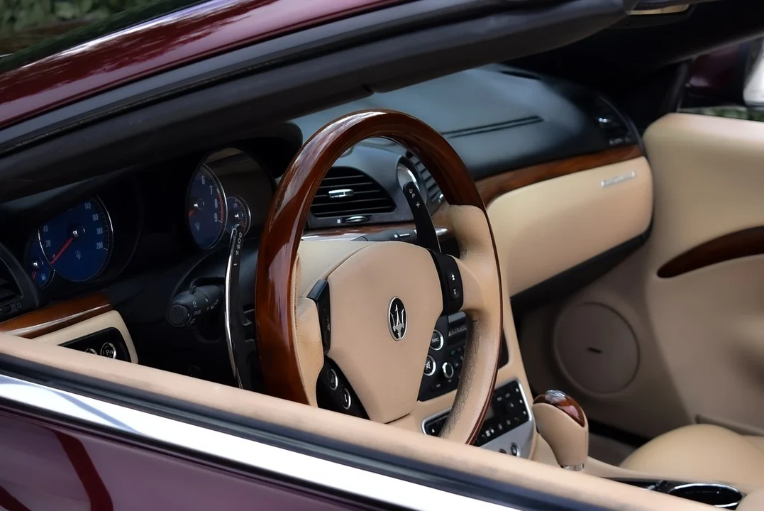 2011 Maserati GranCabrio - Image 17 of 30