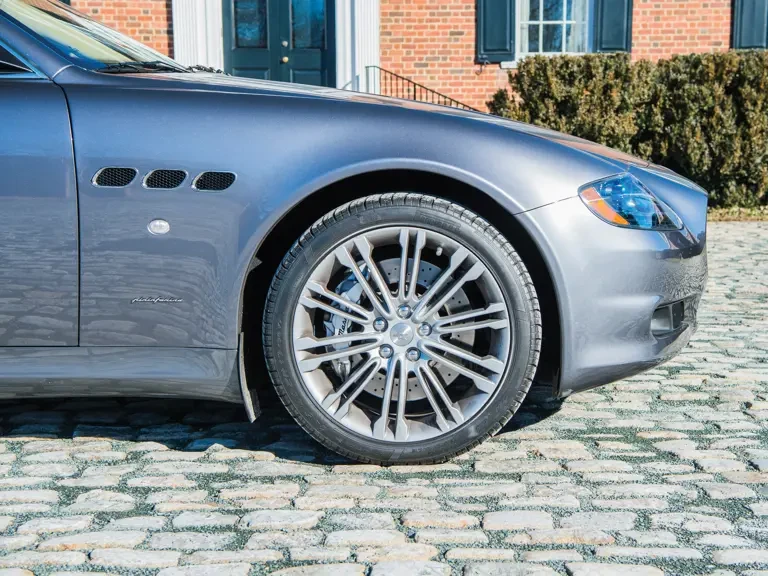 2011 Maserati Quattroporte 5th Gen - Image 9 of 25