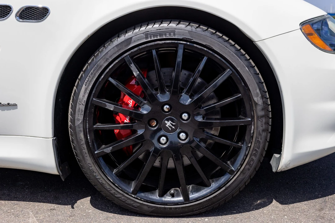 2011 Maserati Quattroporte 5th Gen - Image 29 of 31