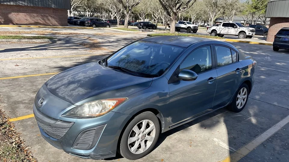 2011 Mazda Mazda 3 2nd Gen - Image 2 of 21