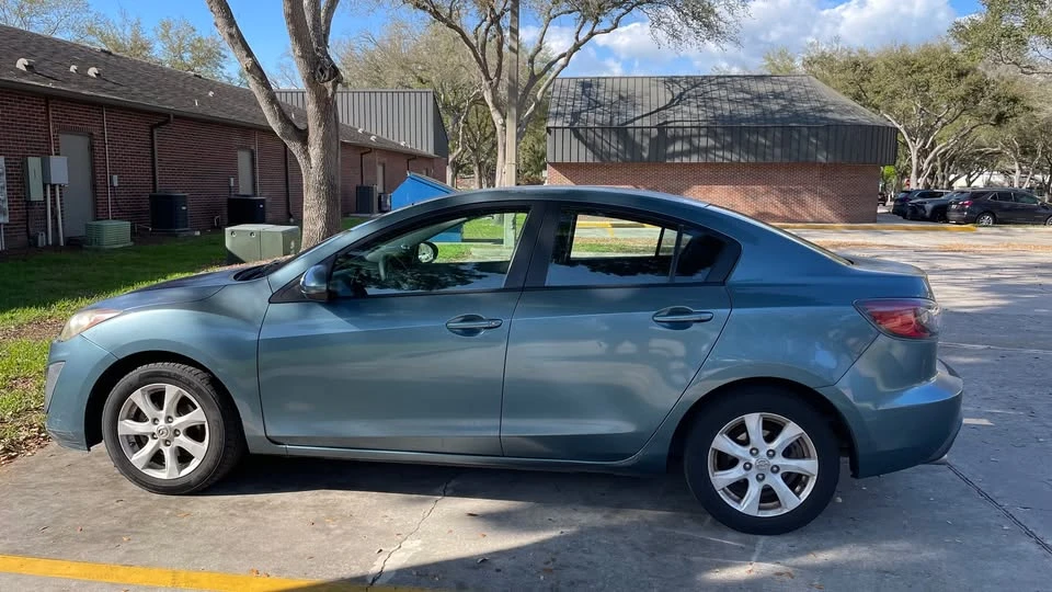 2011 Mazda Mazda 3 2nd Gen - Image 3 of 21