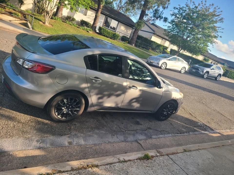 2011 Mazda Mazda 3 2nd Gen - Image 3 of 7