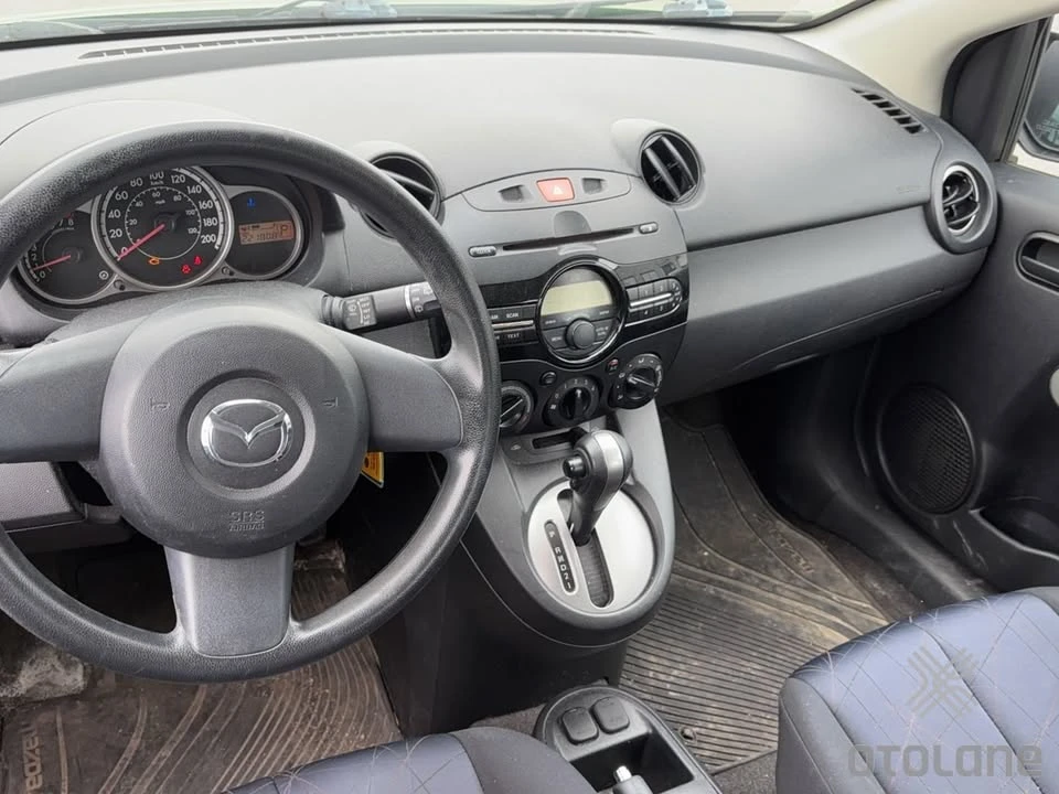 2011 Mazda Mazda 2 2nd Gen - Image 11 of 18