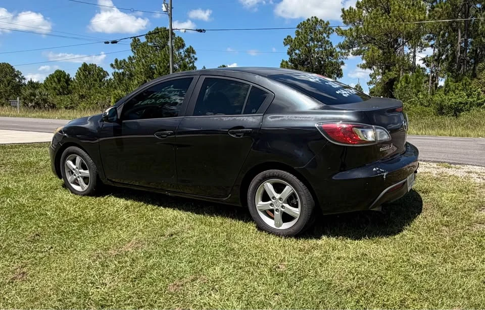 2011 Mazda Mazda 3 2nd Gen - Image 2 of 2