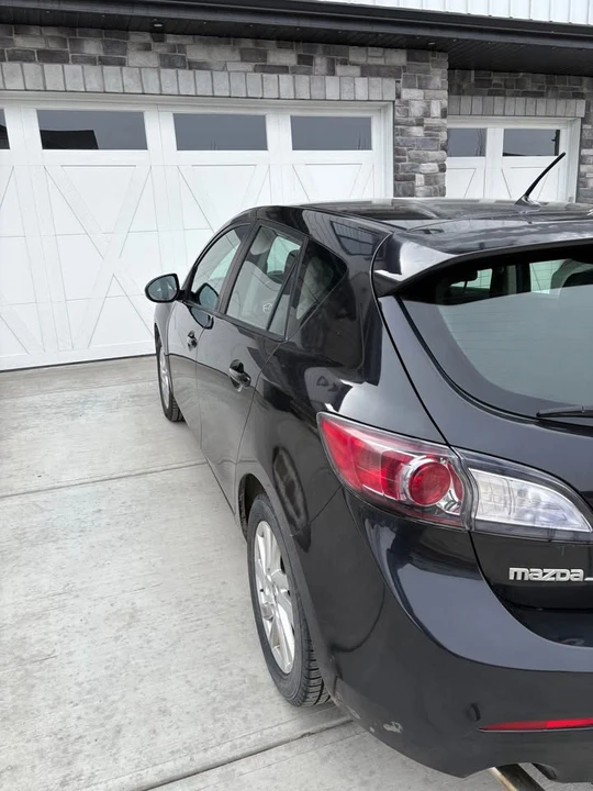 2011 Mazda Mazda 3 2nd Gen - Image 2 of 10