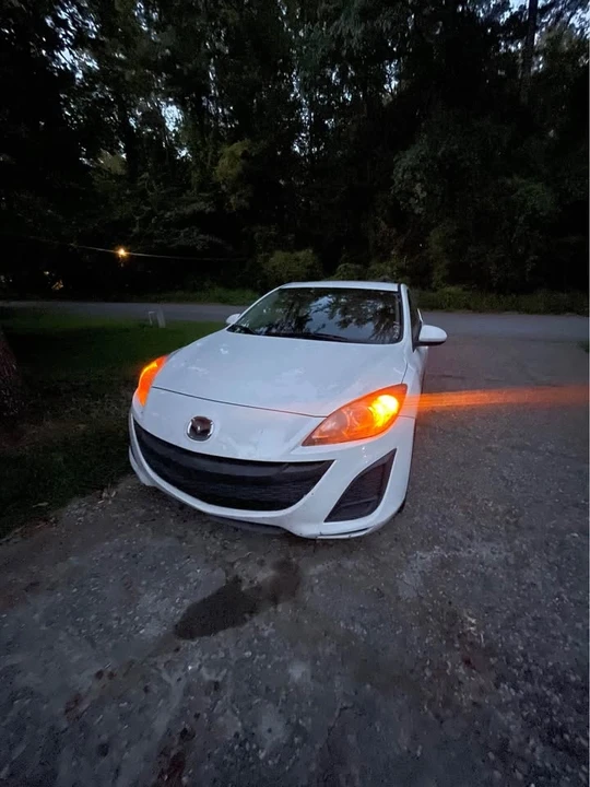 2011 Mazda Mazda 3 2nd Gen - Image 2 of 7