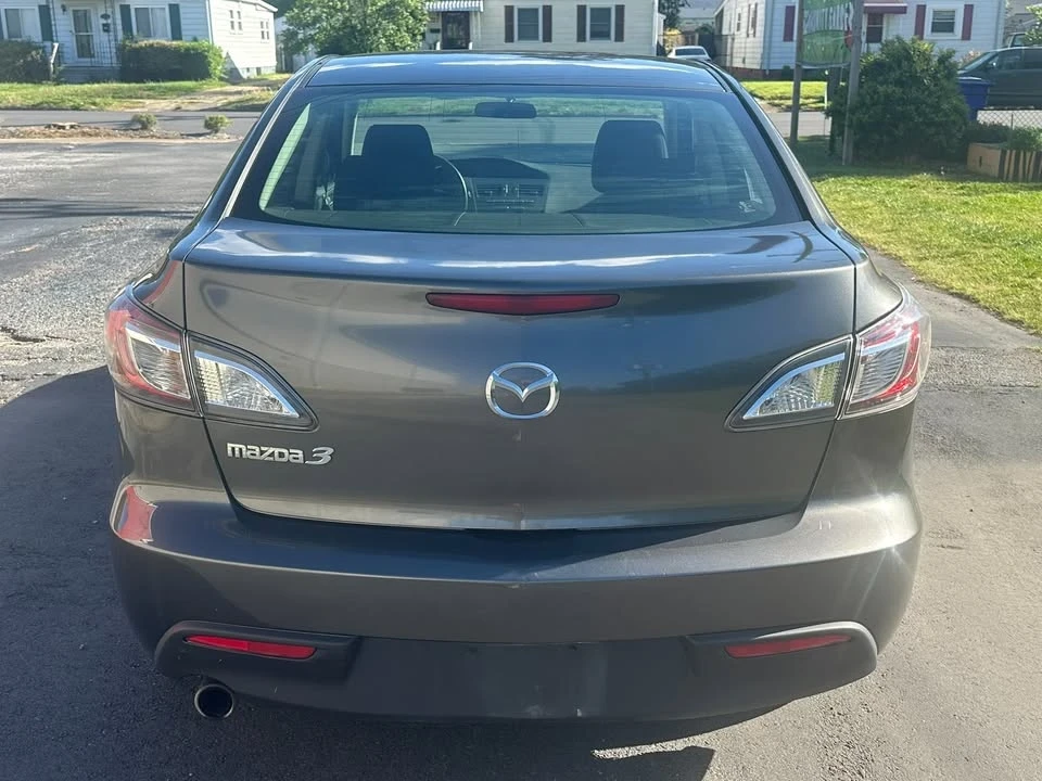 2011 Mazda Mazda 3 2nd Gen - Image 4 of 13