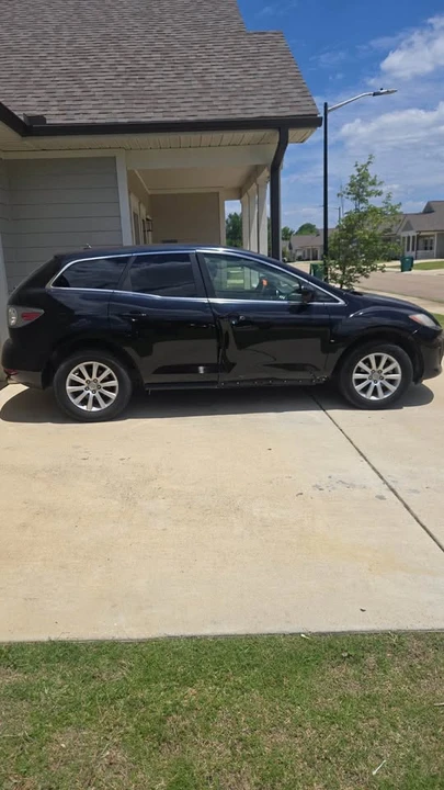 2011 Mazda - Image 3 of 4