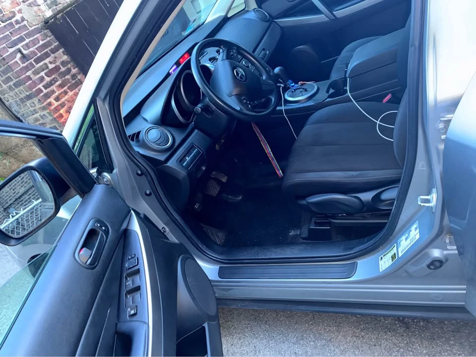 2011 Mazda CX-7 - Image 2 of 10