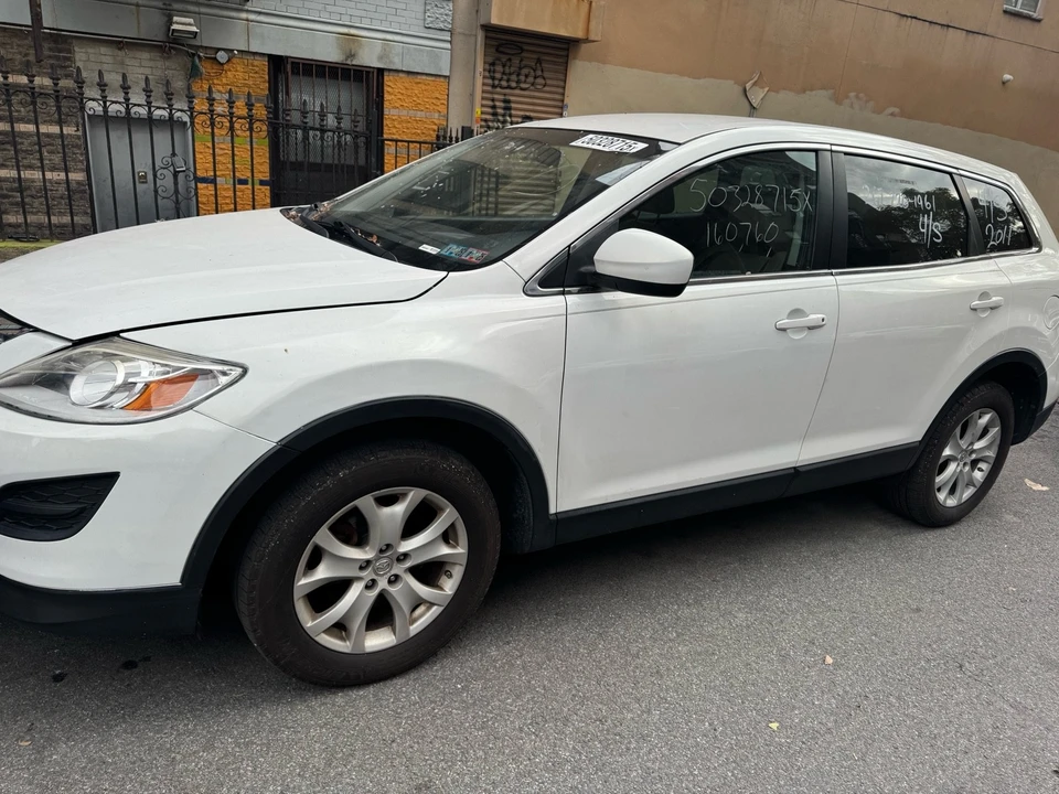2011 Mazda CX-9 - Image 8 of 17