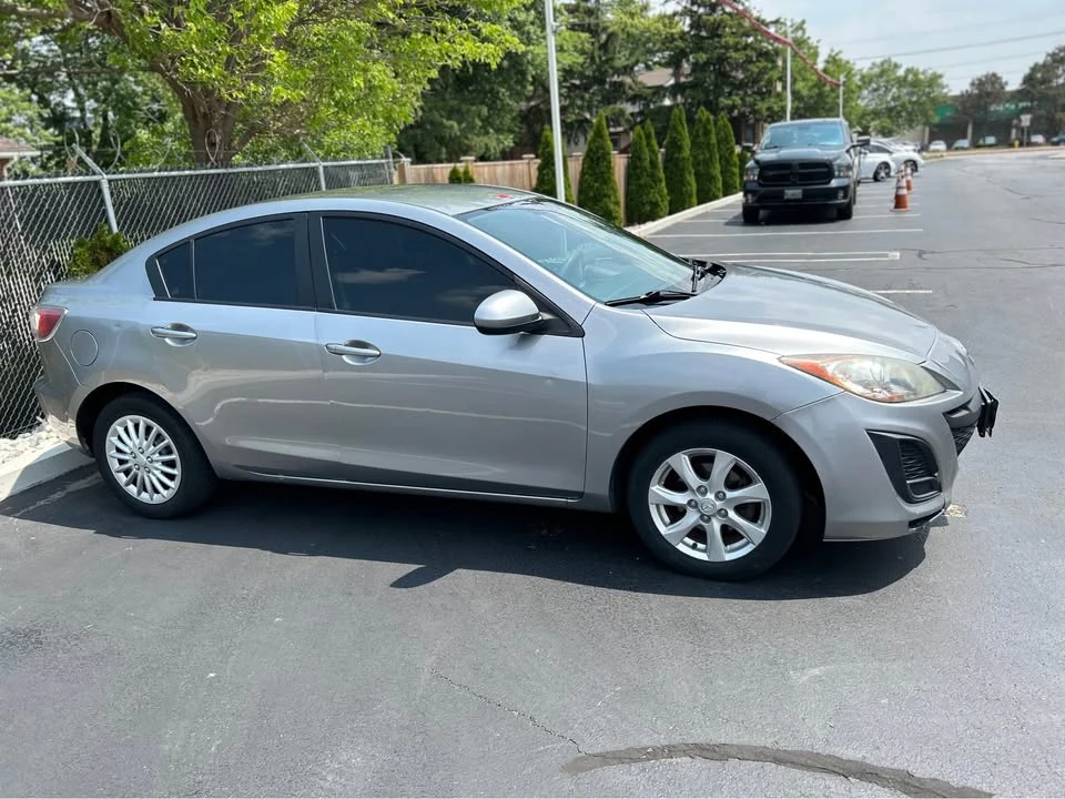 2011 Mazda Mazda 3 2nd Gen - Image 2 of 9