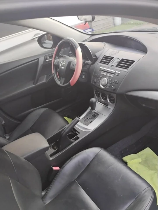 2011 Mazda Mazda 3 2nd Gen - Image 4 of 4