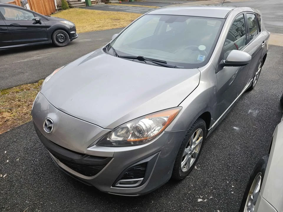 2011 Mazda Mazda 3 2nd Gen - Image 2 of 12