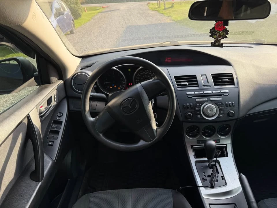 2011 Mazda Mazda 3 2nd Gen - Image 3 of 8