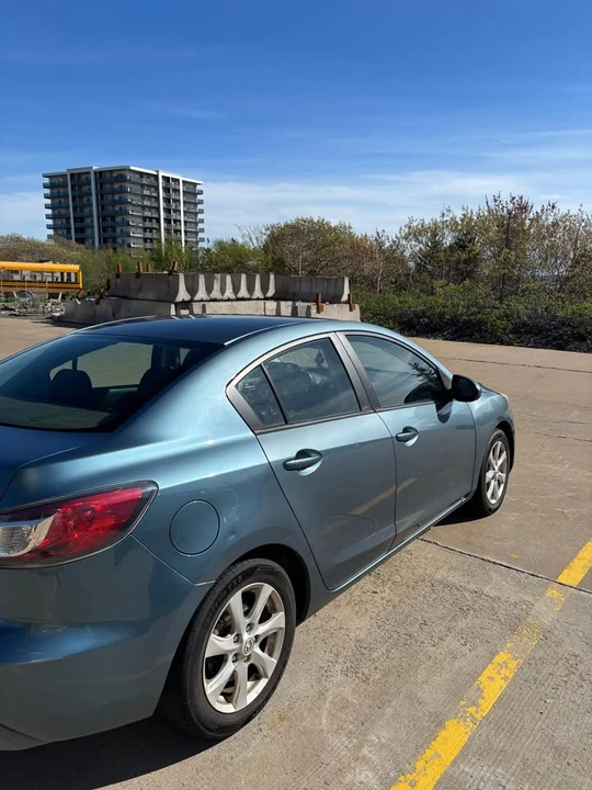 2011 Mazda Mazda 3 2nd Gen - Image 4 of 14