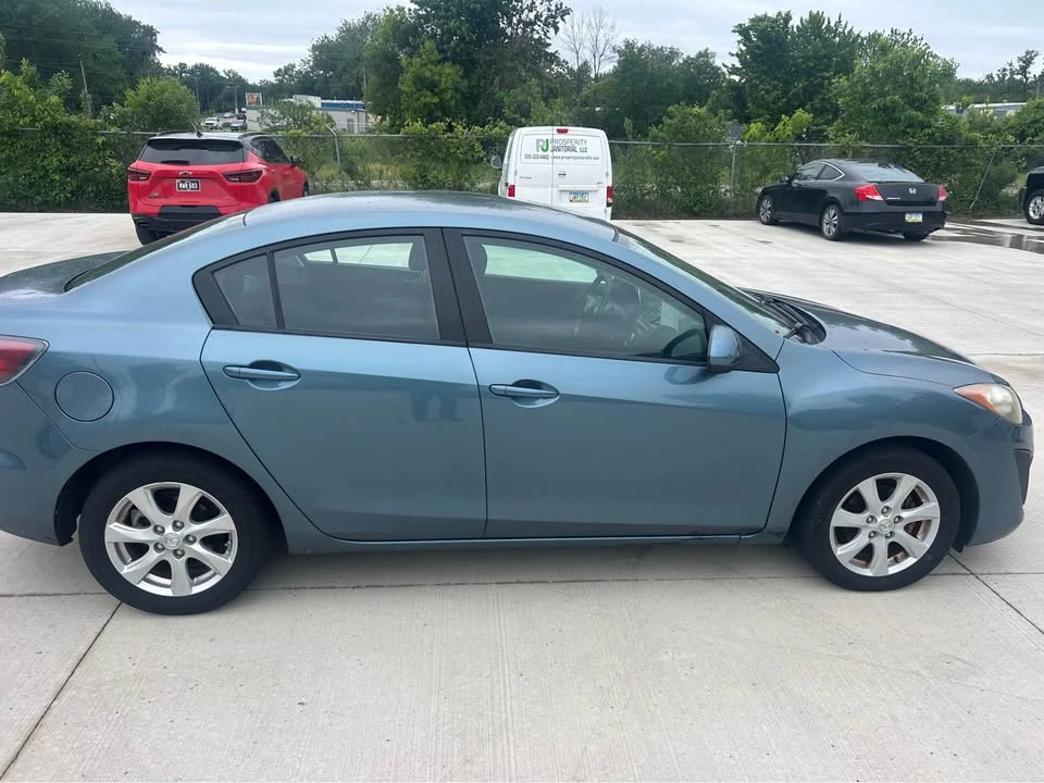 2011 Mazda Mazda 3 2nd Gen - Image 2 of 6