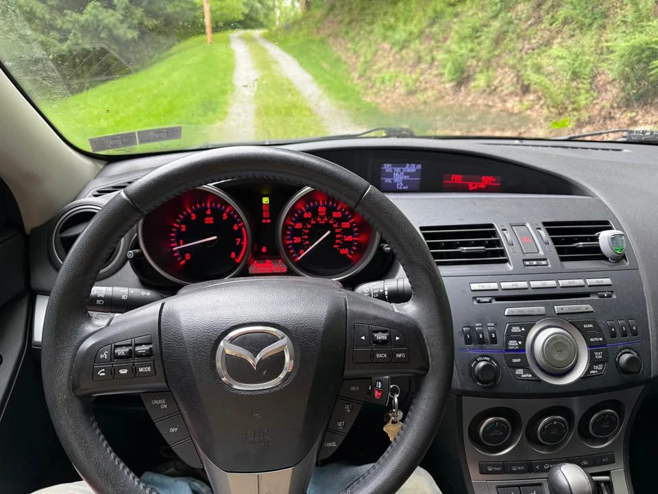 2011 Mazda Mazda 3 2nd Gen - Image 6 of 10