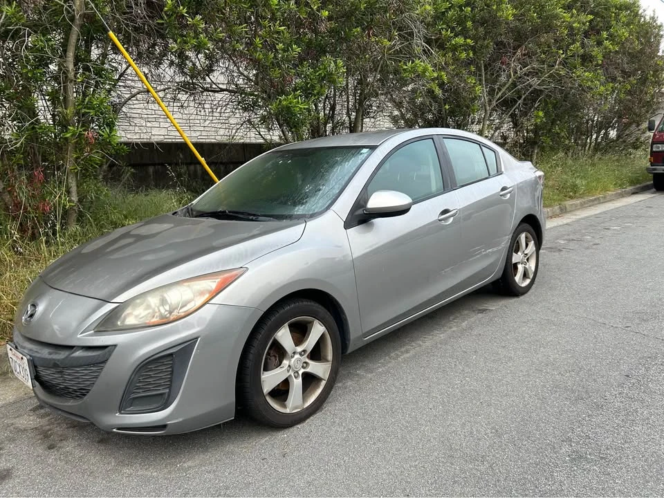 2011 Mazda Mazda 3 2nd Gen - Image 3 of 12