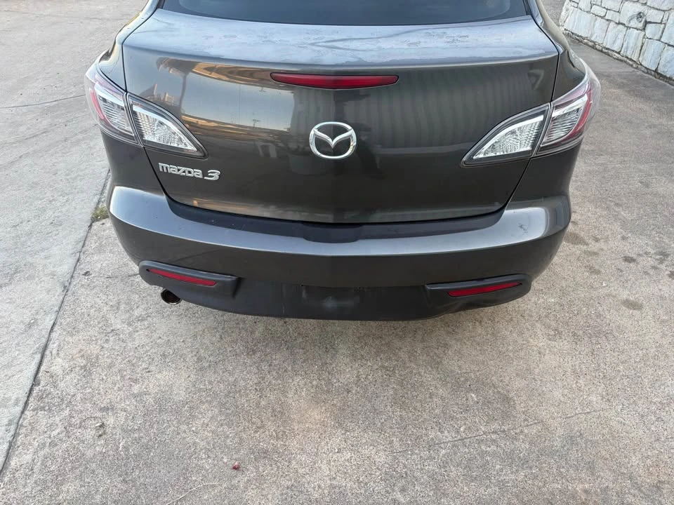 2011 Mazda Mazda 3 2nd Gen - Image 4 of 12
