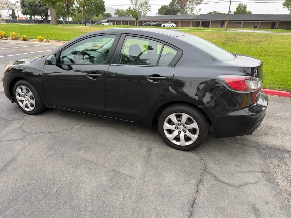 2011 Mazda Mazda 3 2nd Gen - Image 10 of 15
