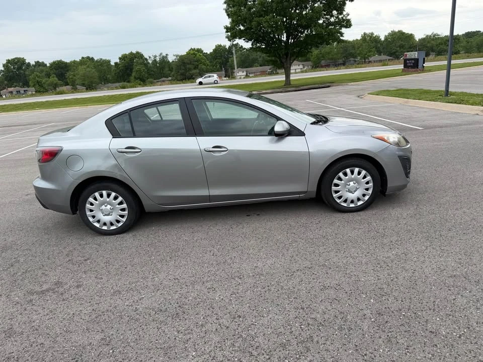 2011 Mazda Mazda 3 2nd Gen - Image 5 of 17