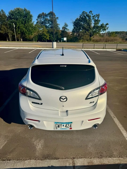 2011 Mazda Mazda 3 2nd Gen - Image 4 of 11
