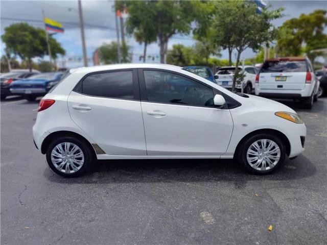 2011 Mazda Mazda 2 2nd Gen - Image 6 of 21