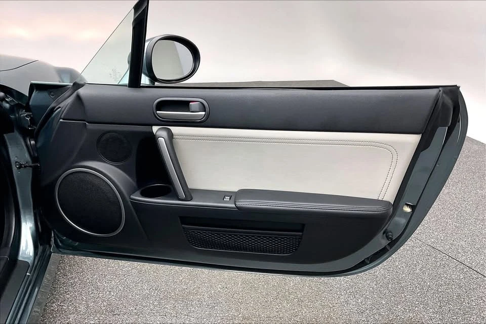 2011 Mazda NC MX-5 Miata - Image 19 of 20