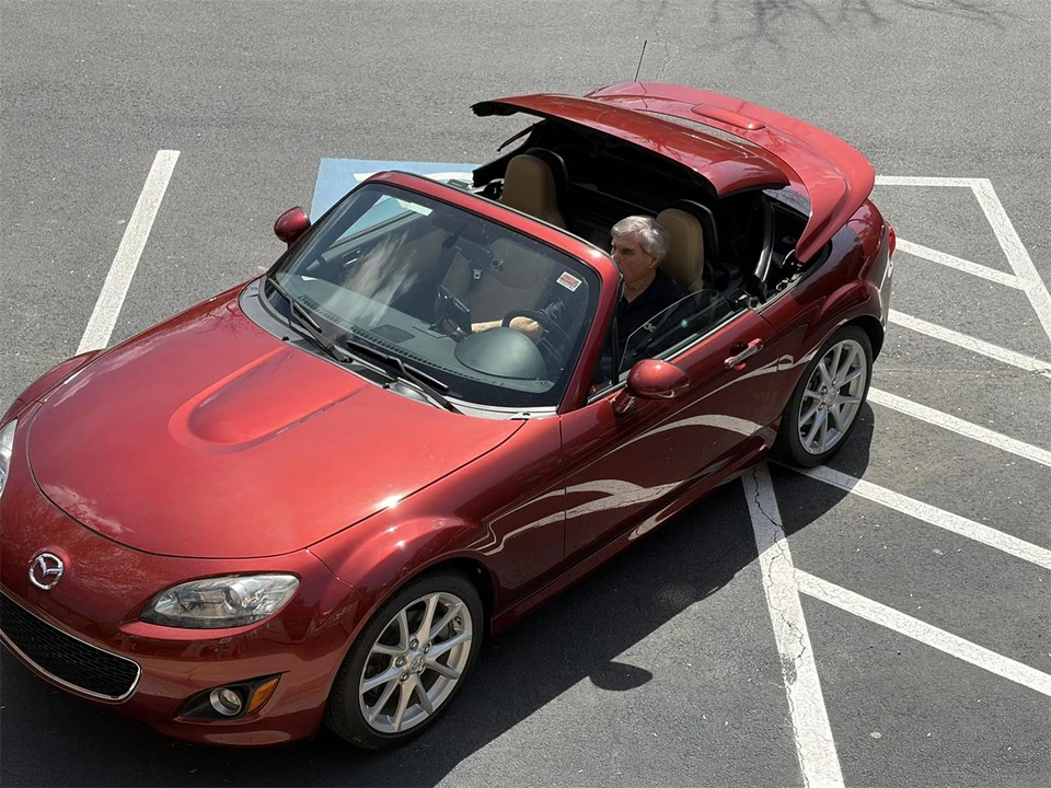 2011 Mazda NC MX-5 Miata - Image 2 of 10